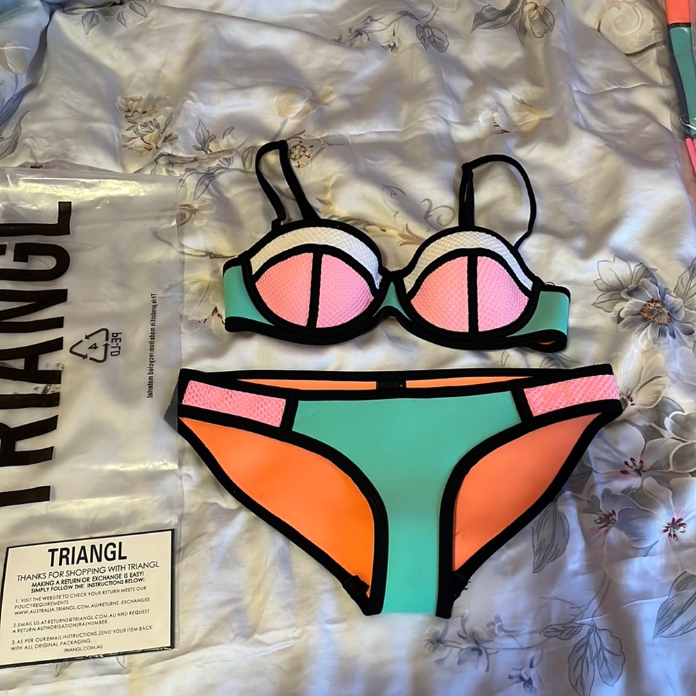 BNWOT Triangl Poppy Flamingo Fling XXS